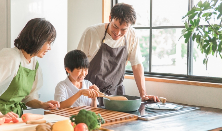 家族で料理