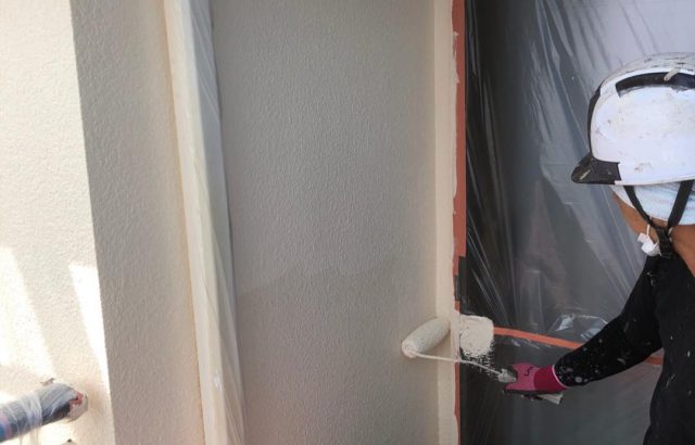 笛吹市T様邸、外壁塗装上塗り ラジカル制御型塗料 日本ペイント パーフェクトトップ