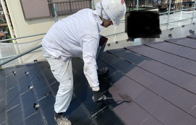 甲府市D様邸、屋根塗装中塗り ラジカル制御型塗料 日本ペイント ファインパーフェクトベスト