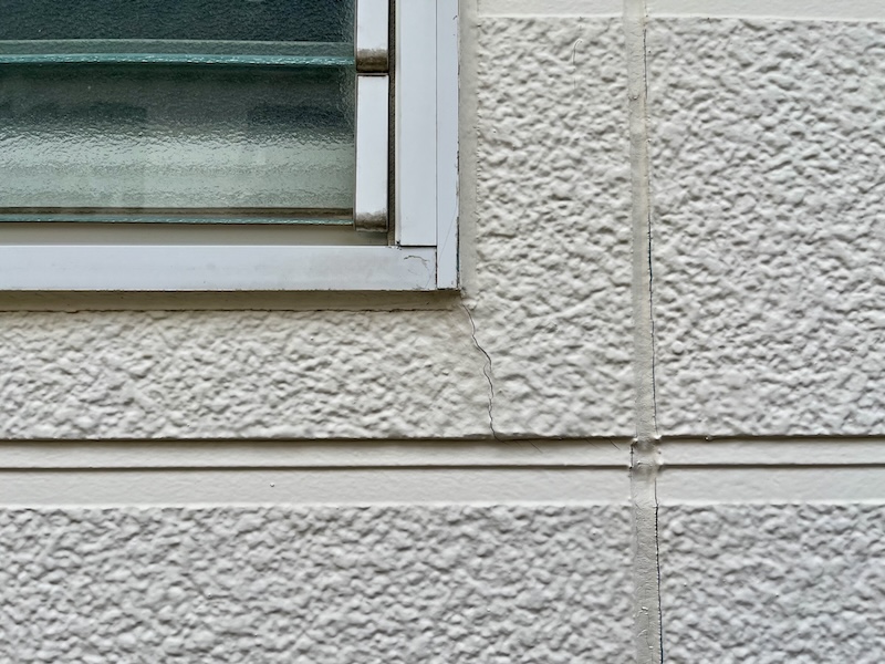 下地調整の重要なポイント2 ひび割れ、クラック補修(外壁)