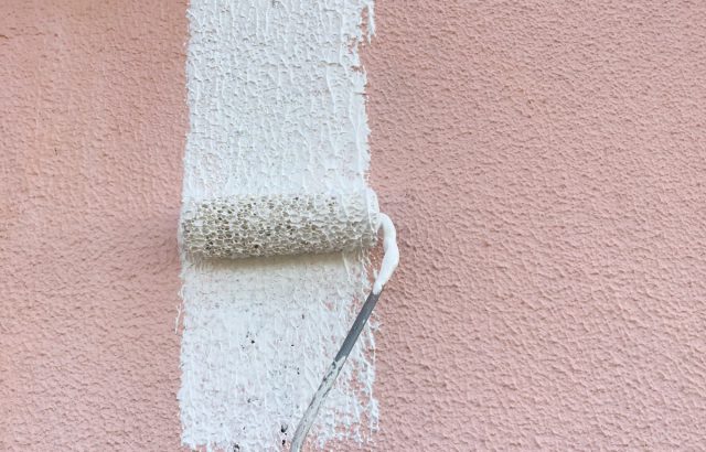笛吹市F様邸、外壁･屋根塗装工事 外壁塗装下塗り