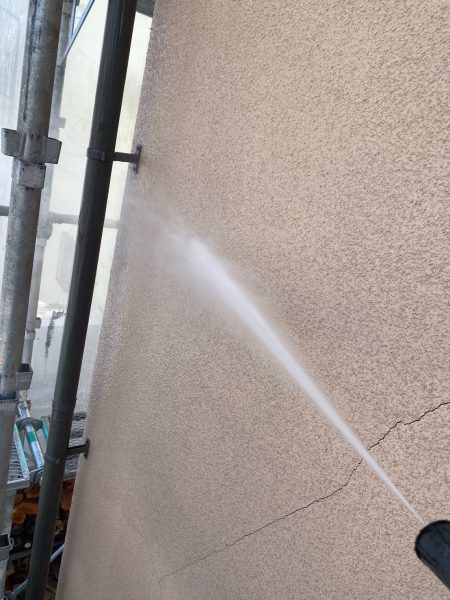 山梨県南アルプス市　外壁塗装工事　高圧洗浄を行いました！