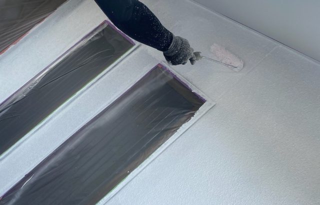 山梨県甲斐市　M様邸　屋根・外壁塗装工事　高圧洗浄〜外壁の下塗り