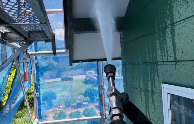 山梨県韮崎市　屋根・外壁塗装工事　下地処理　高圧洗浄