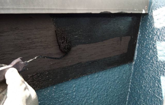 山梨県甲斐市　外壁・屋根塗装工事　破風板の塗装の流れ