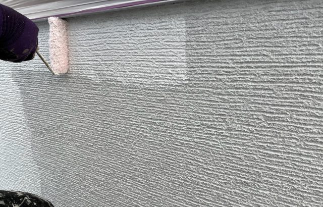 山梨県甲斐市　外壁・屋根塗装工事　コーキング工事～外壁の下塗り