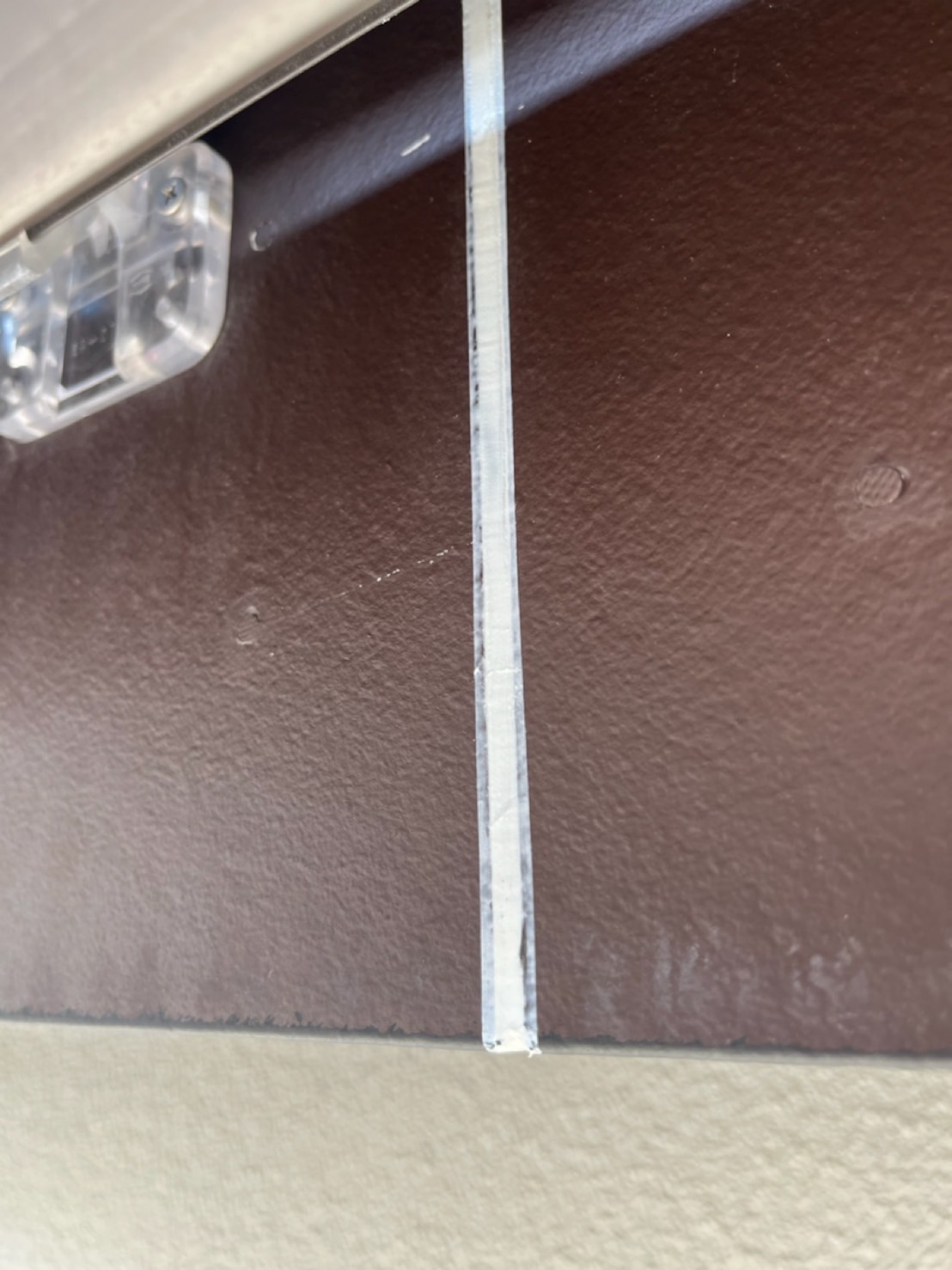 山梨県山梨市　屋根・外壁塗装工事　足場の組立設置とコーキング工事