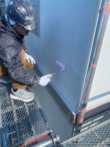 山梨県甲斐市　屋根・外壁塗装工事　外壁と屋根の下塗り