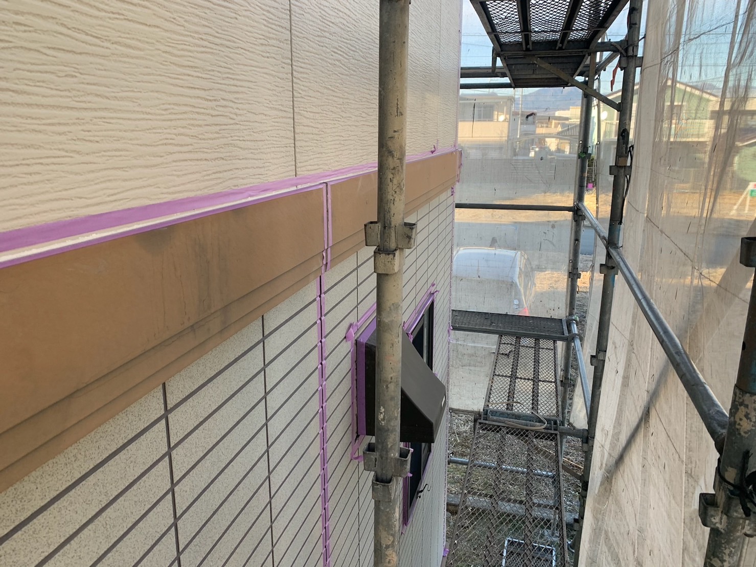 山梨県中央市　屋根・外壁塗装工事　施工前と施工後
