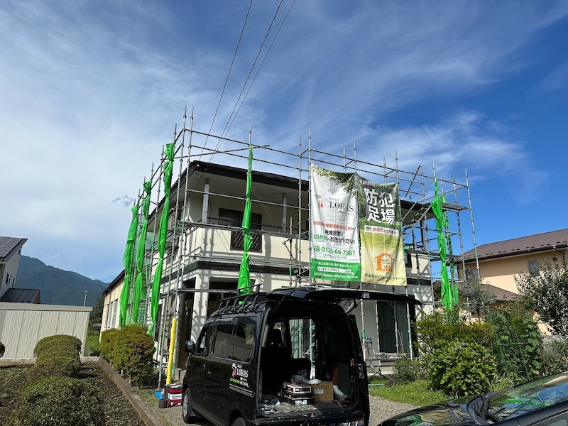 山梨県南都留郡富士河口湖町　屋根塗装・外壁塗装工事　足場を設置する目的と節約のポイント