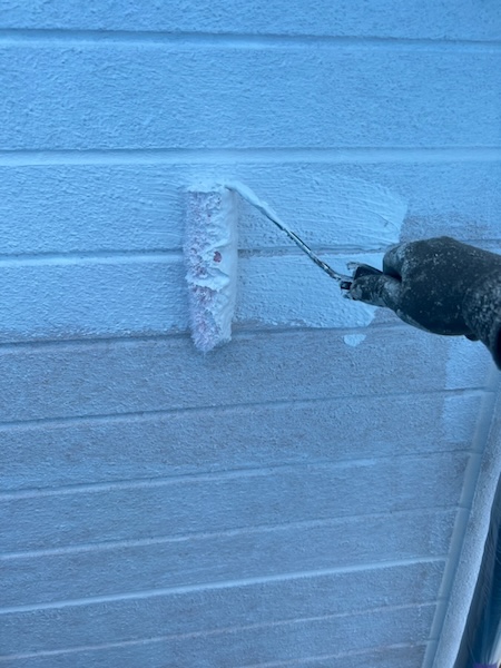 山梨県笛吹市　外壁塗装工事　外壁の下塗り〜中塗り〜上塗り
