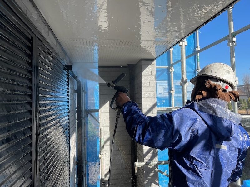 山梨県甲府市　アパート　外壁塗装工事　下地処理 高圧洗浄を行いました！