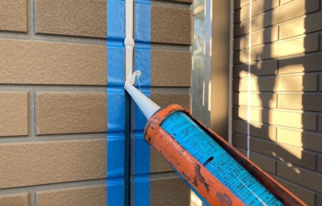 山梨県笛吹市｜サイディング目地のコーキングを打ち替えました