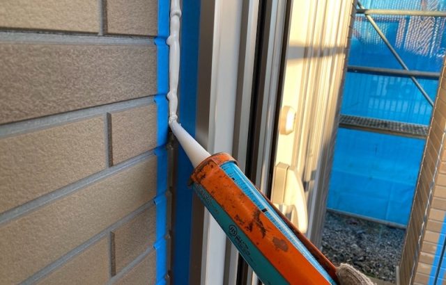 コーキングは窓まわりなど開口部もご一緒に行いください！｜山梨県笛吹市