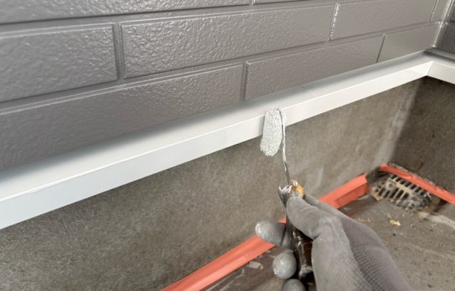 付帯部 土台水切りを塗装しました。塗装する道具について｜山梨県笛吹市