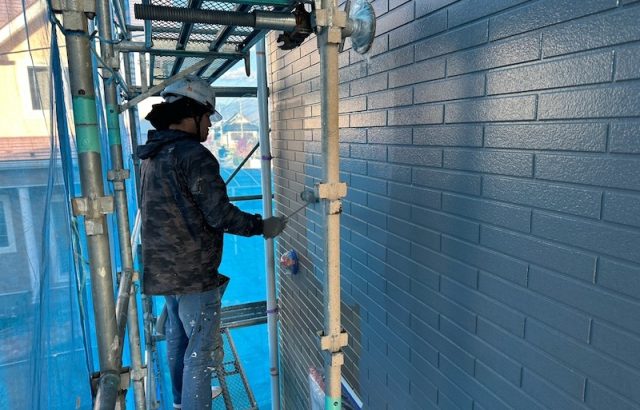 外壁はプラチナリファイン2000Si-IRを塗りました！｜山梨県笛吹市