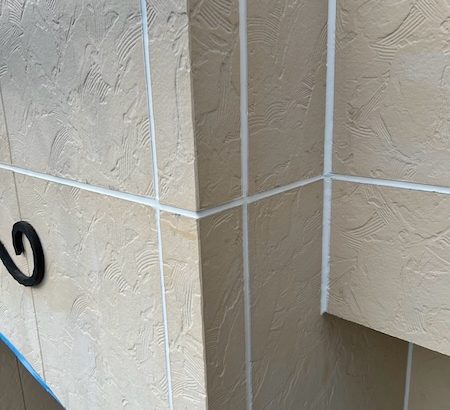 山梨県甲府市｜外壁目地のコーキング打ち替え工事を行いました！