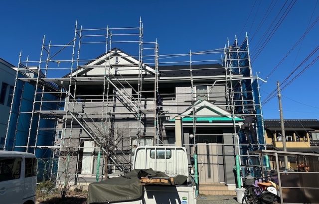 山梨県笛吹市｜外壁塗装では足場が必須！高所工事も含めてご検討ください！
