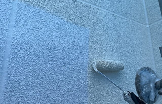 山梨県山梨市｜外壁塗装の上塗りはどんな効果がある？