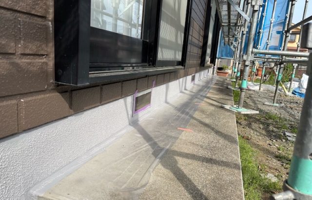 美観性や防水性を高める基層塗装｜山梨県山梨市