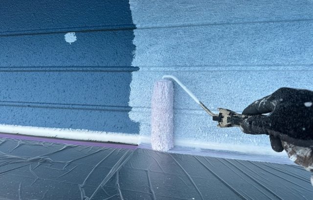 目地のコーキング打ちと外壁の下塗りを行いました！｜山梨県甲斐市