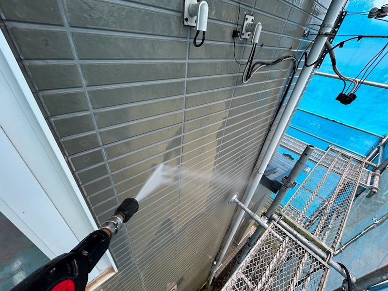 外壁塗装を始める前に知っておきたい高圧洗浄について解説します!