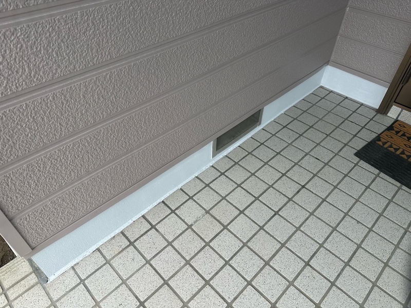 基礎を塗装したことで見栄えが良くなりました!中性化防止にも効果的!|山梨県笛吹市