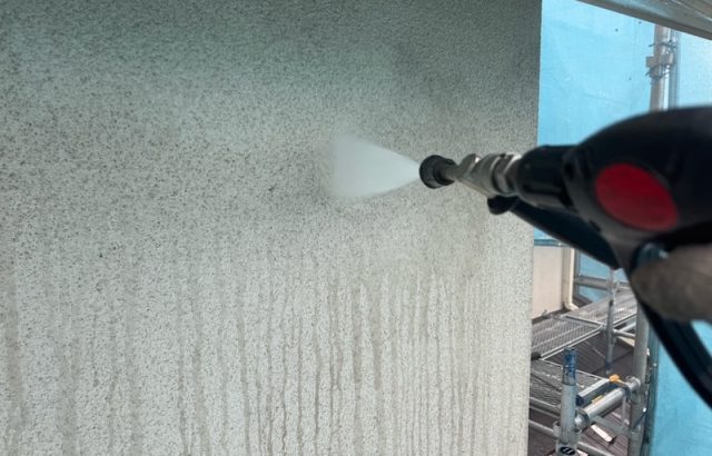 山梨県南アルプス市｜塗装前の高圧洗浄作業をレポート！洗浄する目的や注意点について