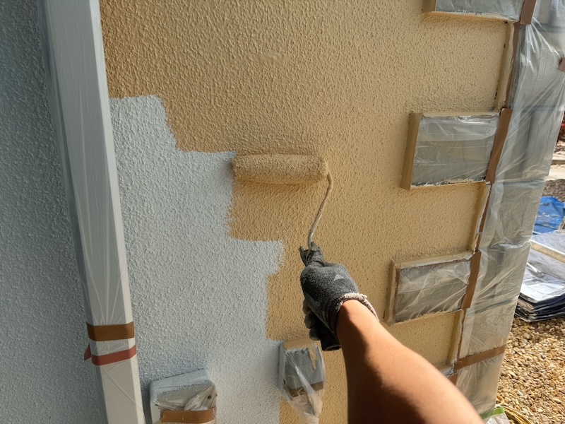 山梨県南アルプス市|外壁塗装の中塗りと上塗り工程、上塗り塗料を選ぶ3つのポイント